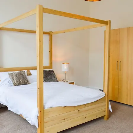 Apartment Bright 4 Bedroom Flat In Newington Edinburgh