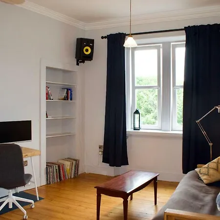 Aesthetic 1 Bedroom Flat In Heart Of City *