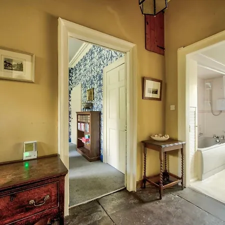 Apartment Authentic 3br By Guestready *