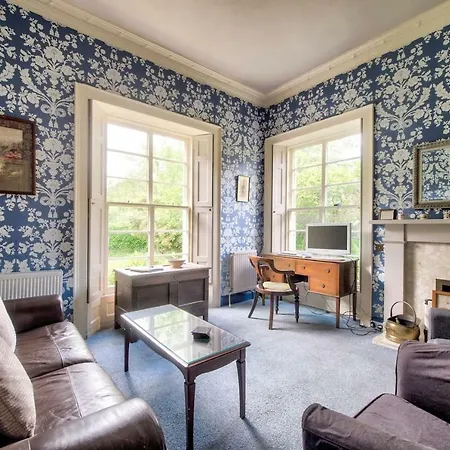 Apartment Authentic 3br By Guestready