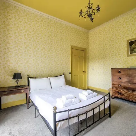 Apartment Authentic 3br By Guestready *