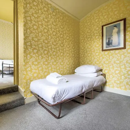 Apartment Authentic 3br By Guestready *