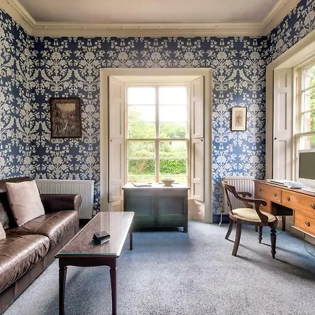 Authentic 3br By Guestready Edinburgh