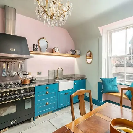 Joivy Luxury Old Town Apartment