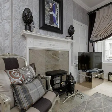 Lovely Heart Of The City 1-bedrm Apt On Thistle Street