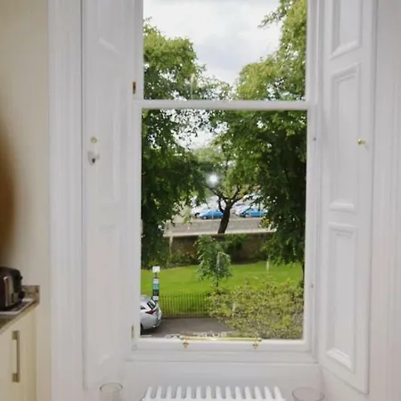 Apartment Elegant West End Flat In Leafy Surroundings Edinburgh