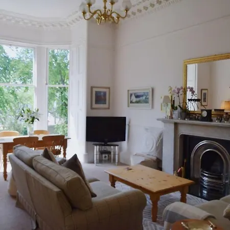 Apartment Elegant West End Flat In Leafy Surroundings