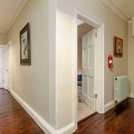 Elegant 3bedrm Apt In Heart Of New Town