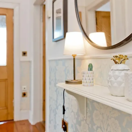 2 Bedroom Penthouse Sleeps 4 *