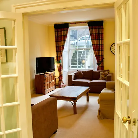 2 Bedroom Flat In Newtown, 公寓 *