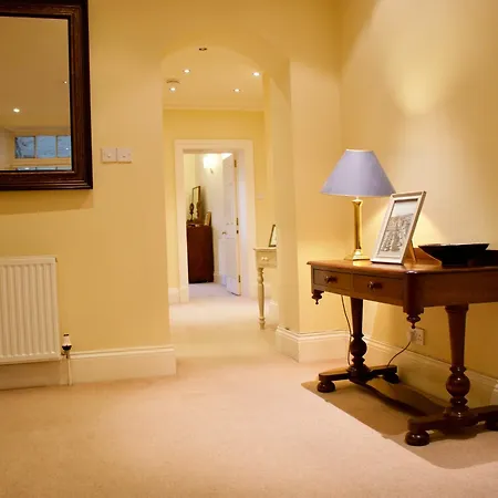 2 Bedroom Flat In Newtown, 公寓 *