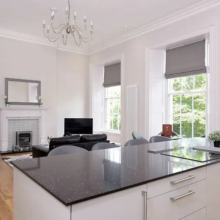 Destiny Scotland - Q-residence * Edinburgh