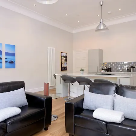 Destiny Scotland - Q-residence * Edinburgh