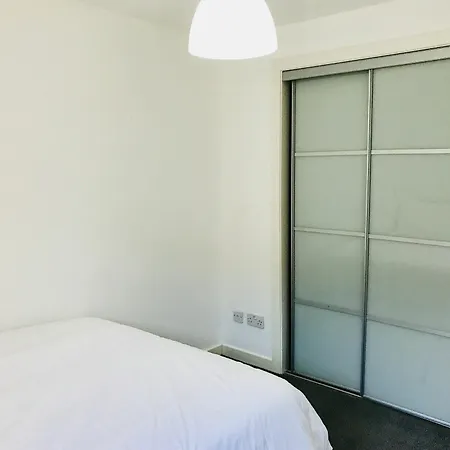 Two Bed Two Toilet Free Parking * Edinburgh