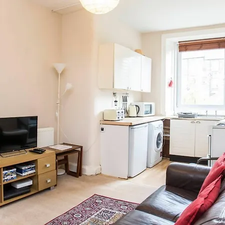 1 Bedroom Flat Near Haymarket Lägenhet