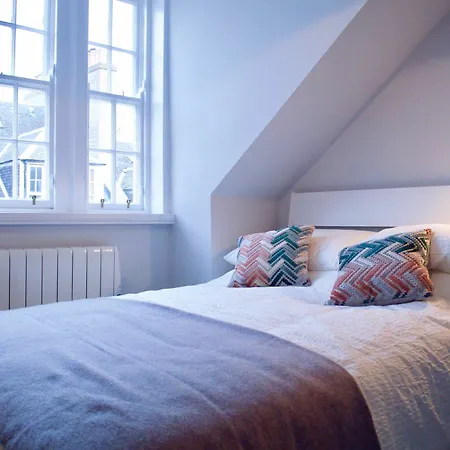 1 Bedroom Flat In * 爱丁堡