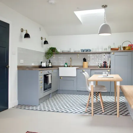 1 Bedroom Flat In * 爱丁堡