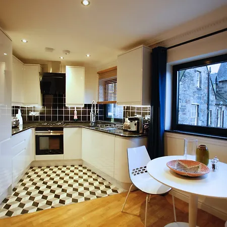 27/3a Cockburn Street