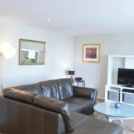 2 Bedroom By The Sea