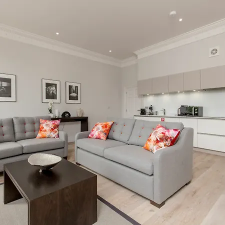 Destiny Scotland - Chisholm Hunter Apartmán