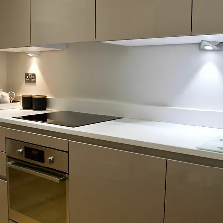 1 Bedroom West End Sleeps 2 Appartement