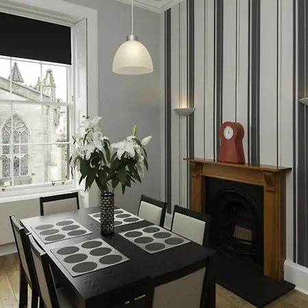 Parliament Apartment Edinburgh