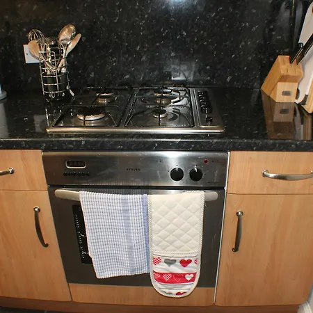 Spacious West End Townhouse إدنبرة