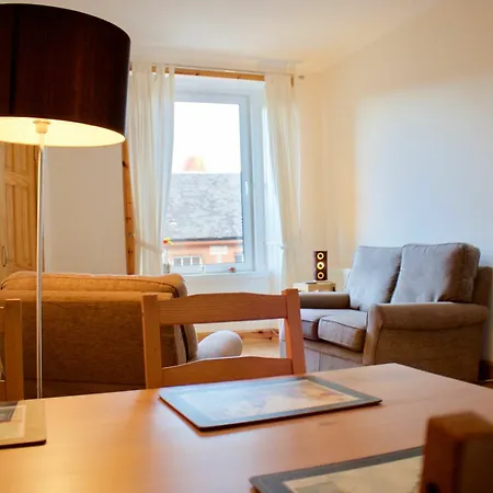 1 Bedroom Flat In Dalry Area Apartment