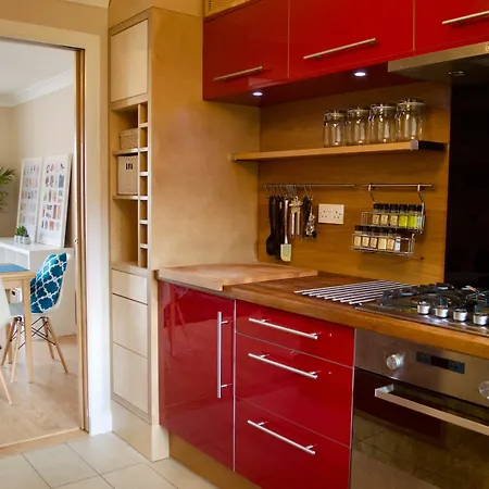 Apartment 2 Bedroom *