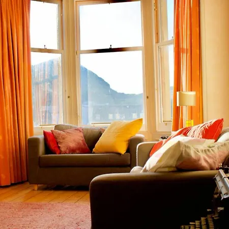 1 Bedroom In Edinburgh