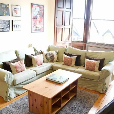 Апартаменты 2 Bedroom Flat Near The Kings Theatre *