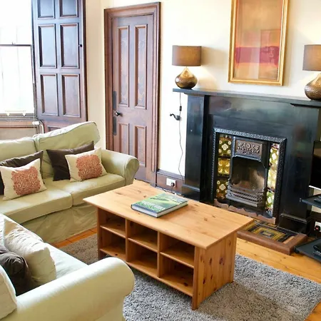 Апартаменты 2 Bedroom Flat Near The Kings Theatre *