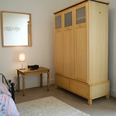 1 Bedroom Flat 15 Minutes From Centre Edinburgh