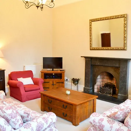 Georgian Flat In The West End *