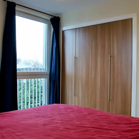 Large And Modern 2 Bed 2 Bath Apartament *