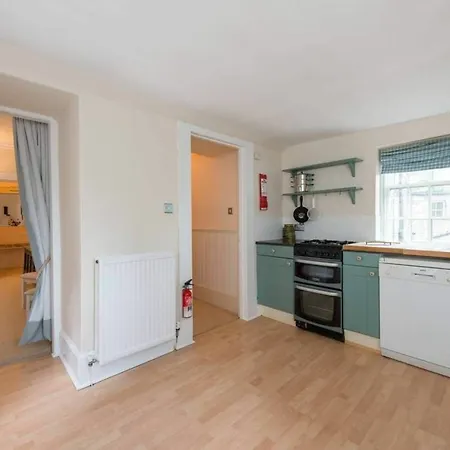 1 Bedroom In New Town *