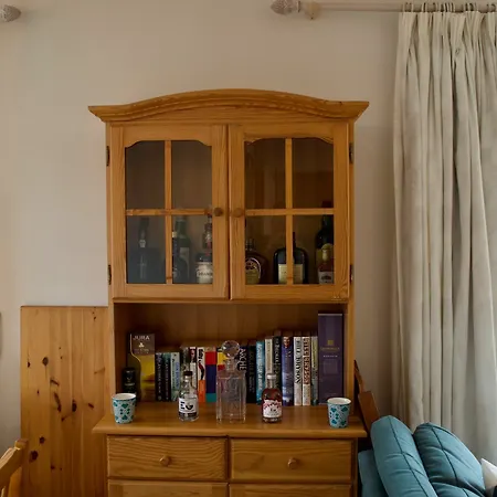 Bright 1 Bedroom In *