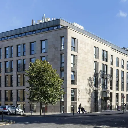 Pure Citystay Elliott House