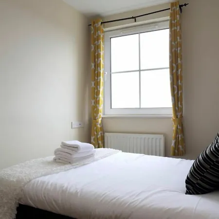 2 Bedroom Off Leith Walk Sleeps 5 Апартаменты