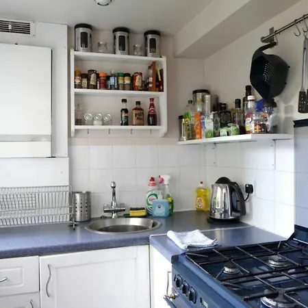아파트 2 Bedroom Flat With Garden *