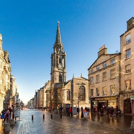 Beautiful Newly Decorated Flat On The Royal Mile! Lejlighed