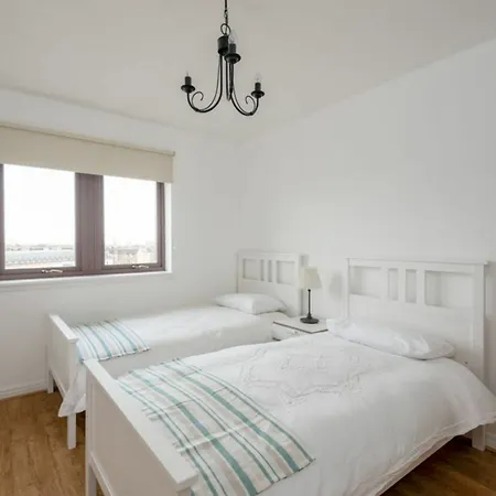 Spacious Flat In Stockbridge Lägenhet *