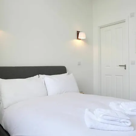 Apartment Spacious 2 Bedroom Loft In Converted School! Edinburgh