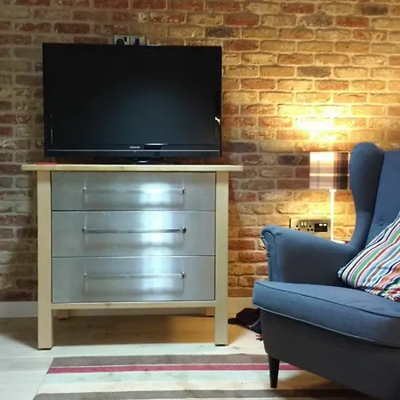 Apartment Spacious 2 Bedroom Loft In Converted School! Edinburgh