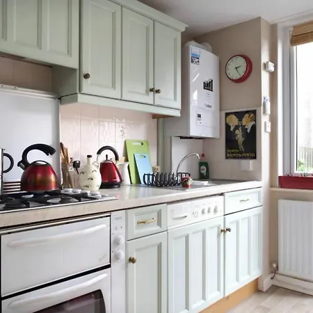 Stockbridge Flat With Garden Apartment
