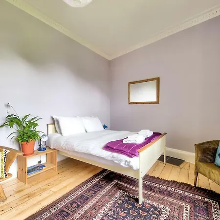Apartament Cosy Holyrood Park By Guestready