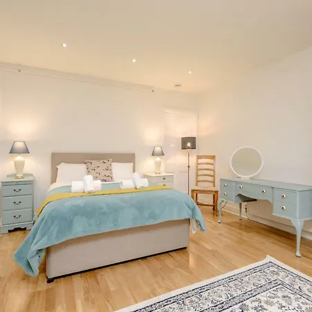 The Millerfield Place Apartment Edinburgh