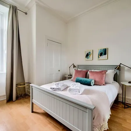 1br Flat In By Guestready Edinburgh