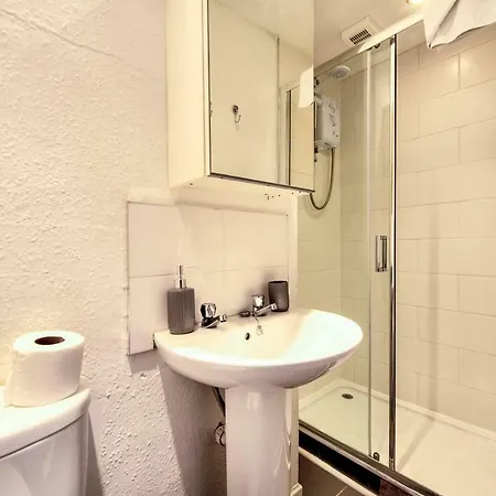 Apartment 1br Flat In By Guestready Edinburgh
