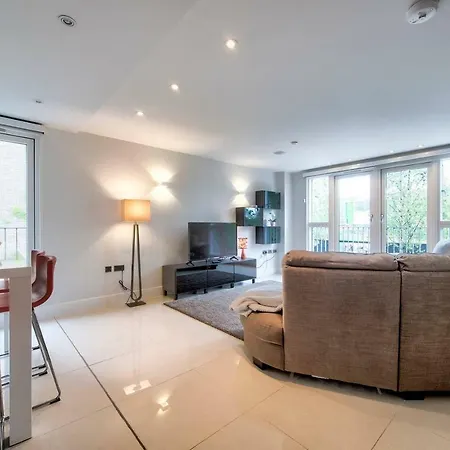 Modern 3br Flat In By Guestready * Edinburgh